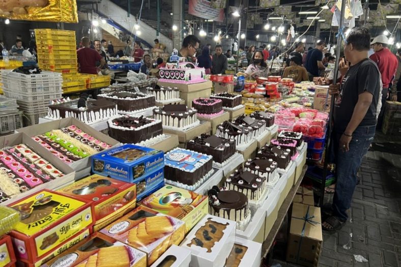 Pasar Kue Subuh Senen